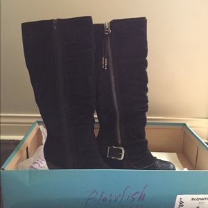 Worn twice. Faux suede wedge black boots
